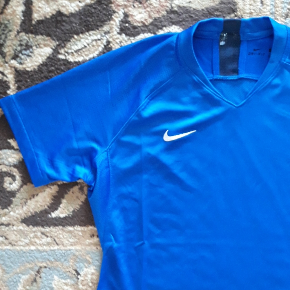 *Host Pick*Nike dri-fit ladies top - Picture 3 of 14